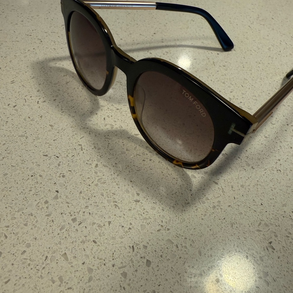 Tom Ford Brown Tortoiseshell Sunglasses Classic Vintage Style